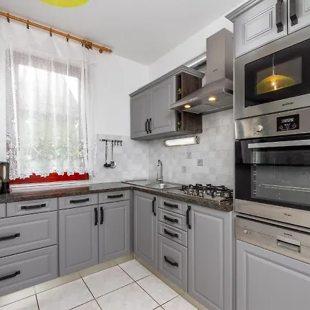 Holiday home Yellow 2 By Interhome Balatonmariafurdo