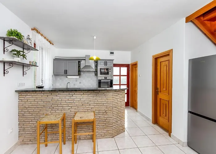 Yellow 2 By Interhome Balatonmariafurdo